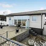 Lovely In With Kitchen Holiday home *