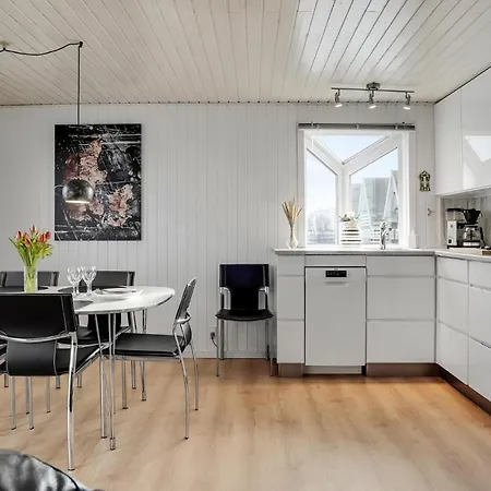 Feriehus Lovely In With Kitchen *