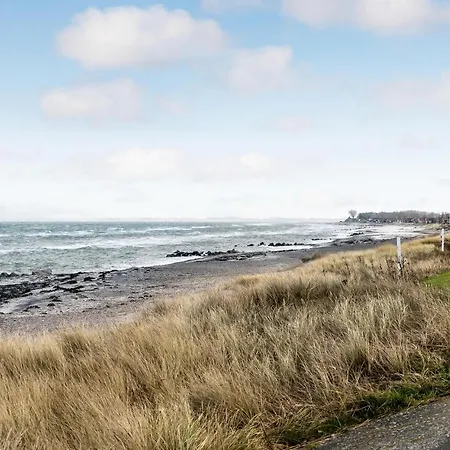 Lovely In With Kitchen Feriehus