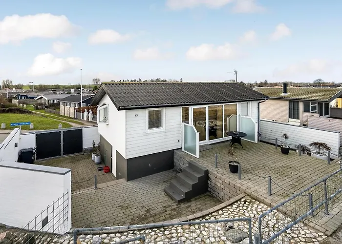 Semesterbostad Lovely In With Kitchen