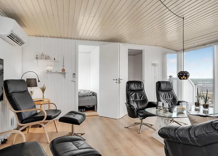 Lovely In With Kitchen