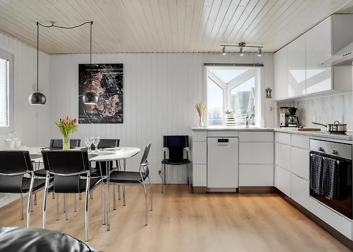 Semesterbostad Lovely In With Kitchen *