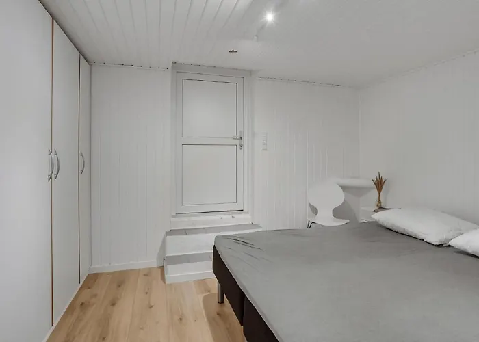 Lovely In With Kitchen *